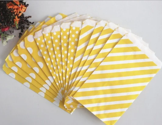 100pcs 100 шт. Подарочный пакет конфеты коробка пакет из крафт-бумаги бумага Попкорн печенье сумки Печатные Сердце бумажные сумки для подарков на день рождения праздничный свадебный сувенир - Цвет: 100pcs