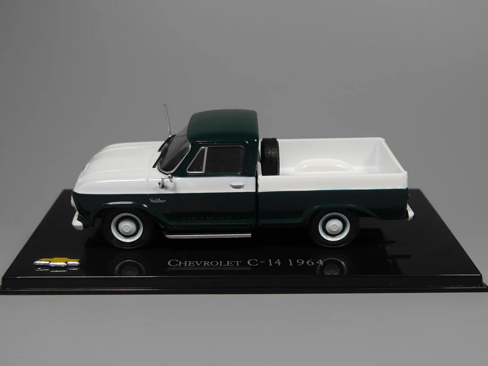 Авто ИНН-ixo 1:43 Шевроле C-14 1964 дикаст модель автомобиля