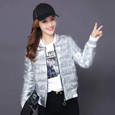 Silver Новые осенние серебряные яркие пальто куртки Для женщин зимние Теплый пуховик с хлопковой подкладкой короткие парки хлеб Стиль модная одежда для девочек верхняя одежда в категории «бомбер» - Цвет: Silver