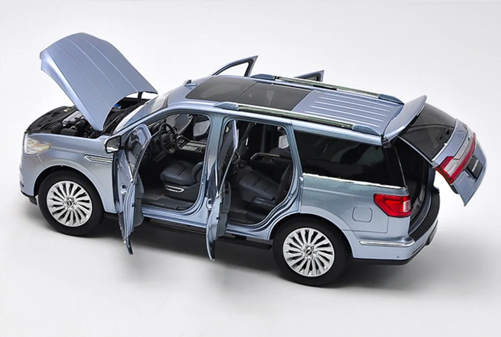 1:18 литая под давлением модель для Lincoln Navigator светильник синий роскошный внедорожник оригинальная Заводская игрушечная машинка миниатюрная коллекция