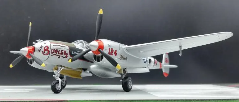 TRUMPETER 1: 72 ВВС Второй мировой войны р38 модель молнии истребитель любимая модель 36431