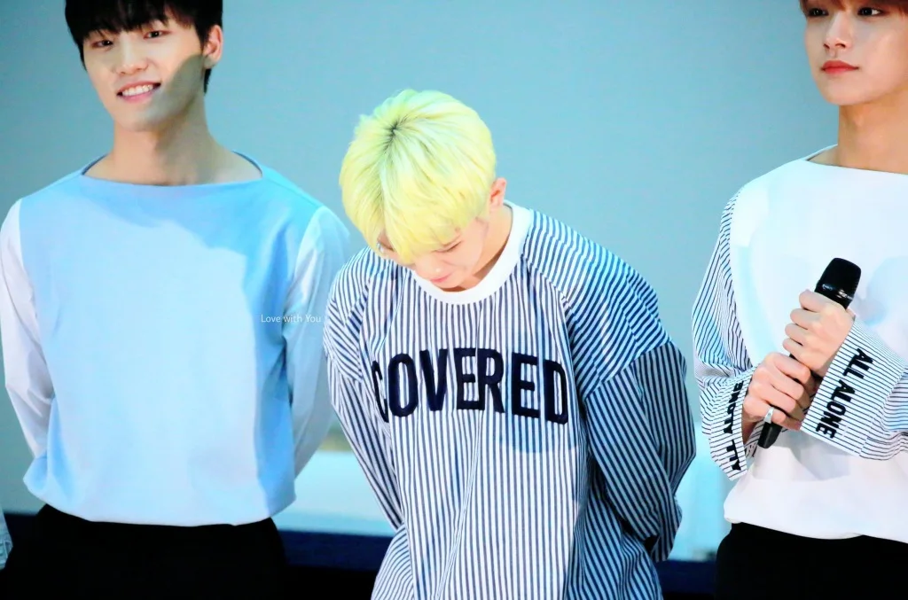 Kpop Dazhou Fengshun, тот же exo пуленепробиваемый подросток, тот же wanna one Pai Zhenying seventee Tian Guoguo k-pop толстовки