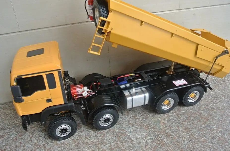 Радиоуправляемые модели радиоуправляемых моделей металлические 8x8 грузовик