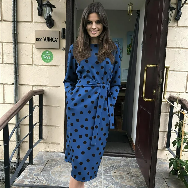 2018 женское повседневное платье демисезонное свободное средней длины в горошек с