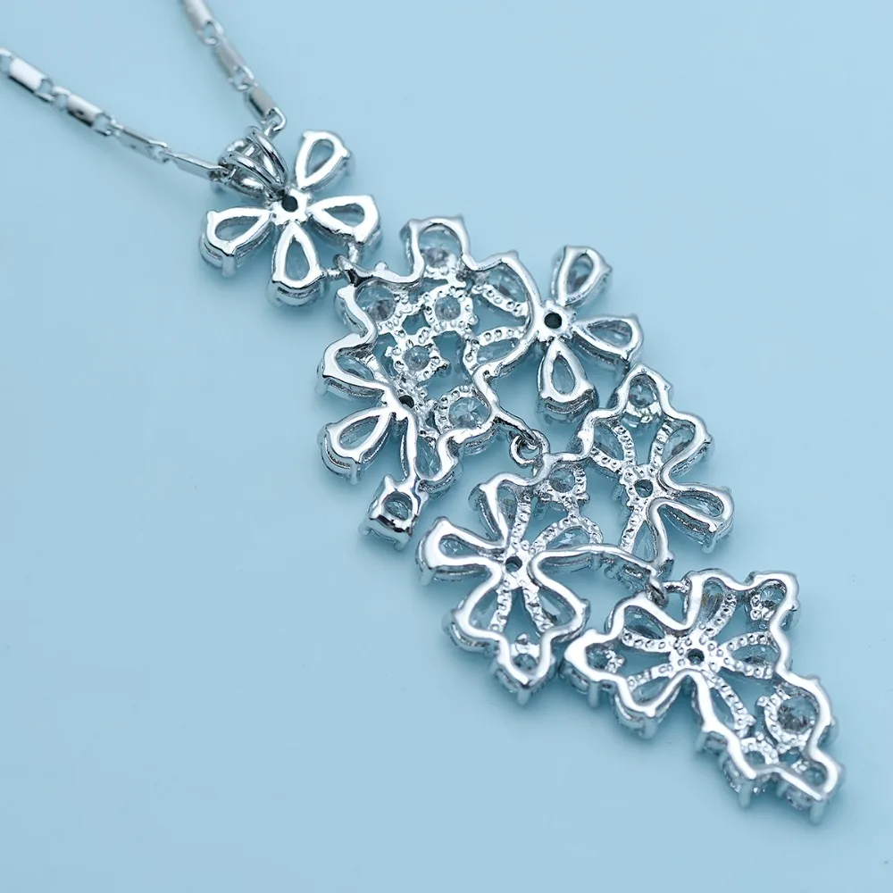 LUOTEEMI Collier Femme Elegant Chain Micro Paved Shining CZ Crystal Flowers Pendant Necklace for Women Party Jewelry Love Gift