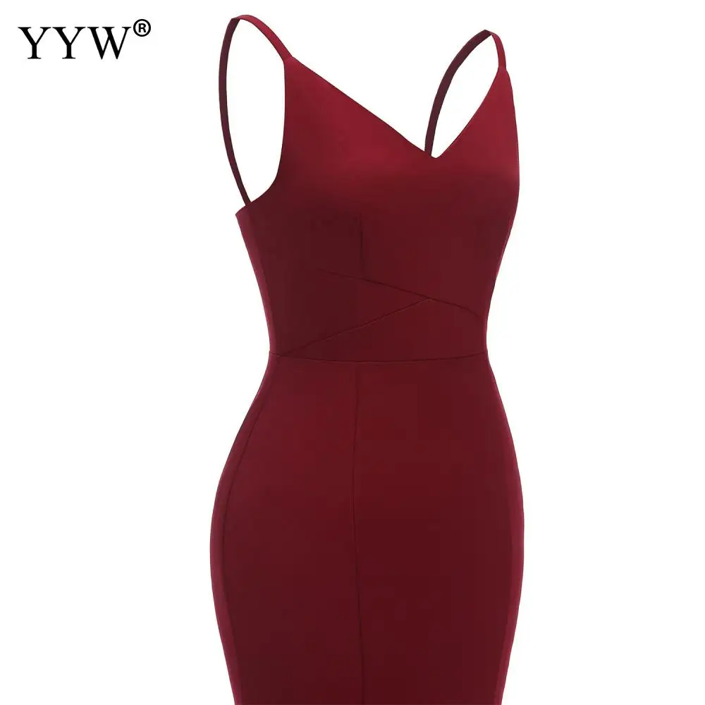 Женское однотонное вечернее платье Robe De Soiree черное с глубоким v-образным вырезом