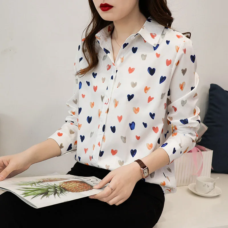 

Women Heart Print Blouse Casual Long Sleeve Turn-down Tops Collar 2020 Female Loose Chiffon Blouses Tops Korean Ladies Clothing