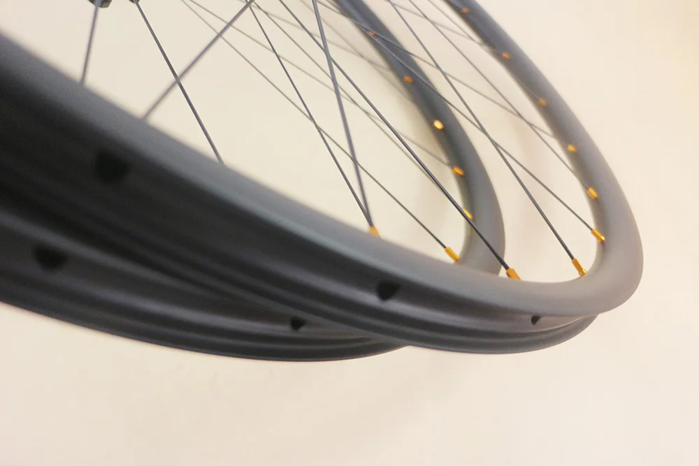 Ультра легкие 29er MTB XC гонки 28 мм ширина 22 Глубокий hookless горный велосипед