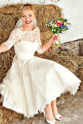 

BRITNRY Elegant Lace A Line Plus Size Short Ivory Wedding Dress