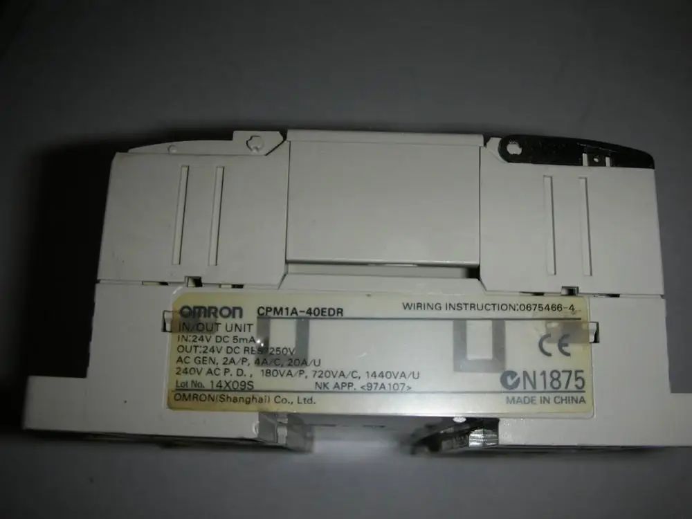 

Бывший в употреблении OMRON CPM1A-40EDR