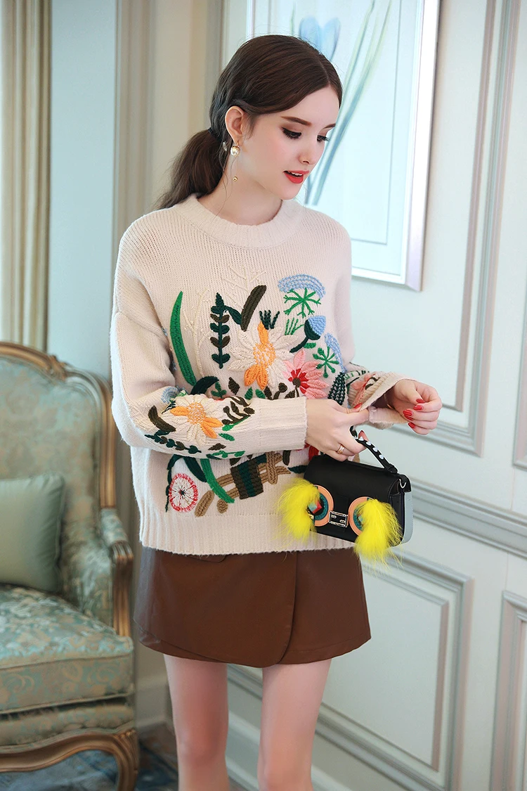 2018 autumn and winter new heavy flower embroidery hedging woolen drop sleeve knit sweater