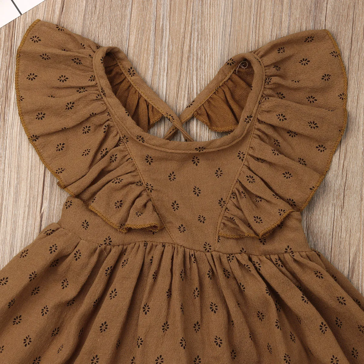 Платье для девочек 2019 летняя одежда младенцев маленьких подходящее платье на бретелях с цветочным принтом