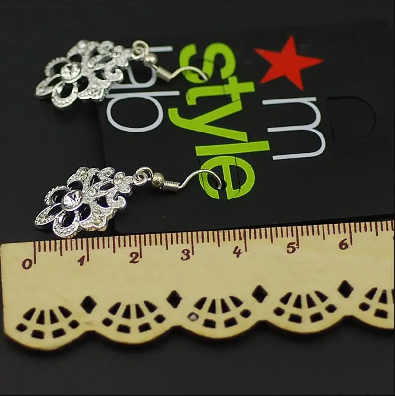В продаже акция изящные серьги подвески в виде милой лилии женские бижутерия