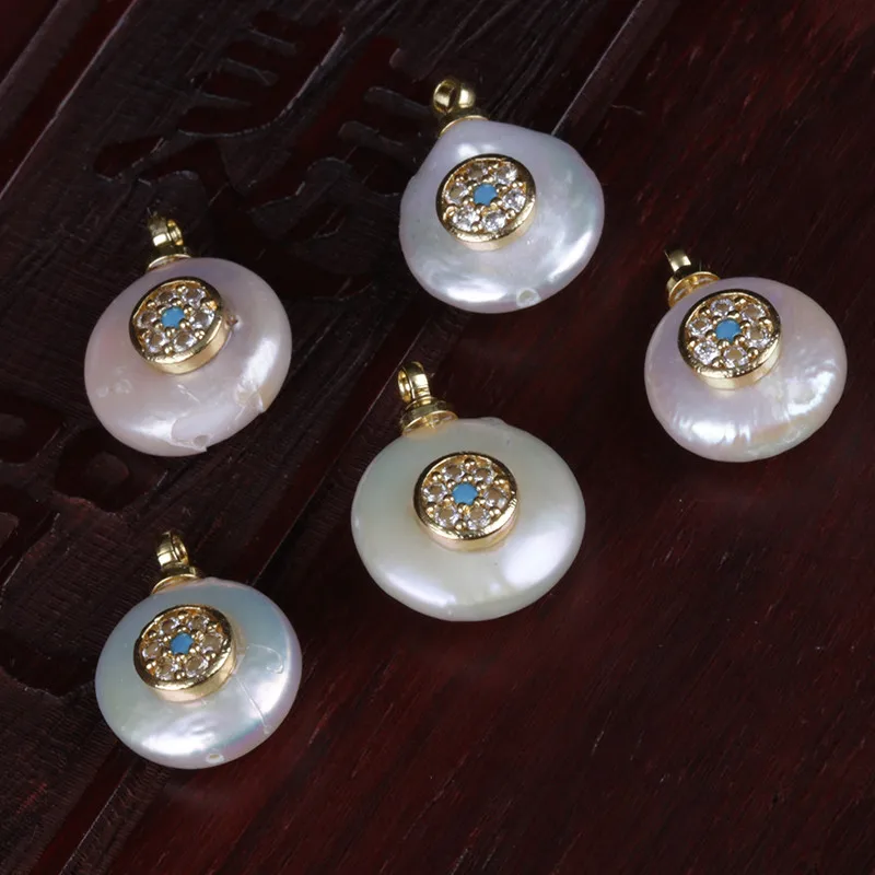 Золотые круглые подвески с микро инкрустацией из синего и белого циркона