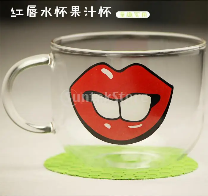 Кружка из молочного стекла с ручкой милым котенком лицом усами красными губами