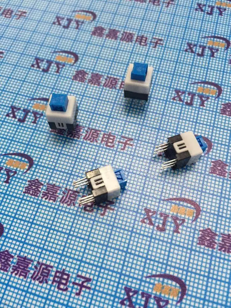 Кнопочный переключатель без блокировки 7*7 мм одно ряда из 3 переключателей