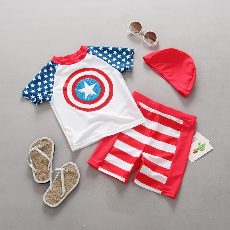 Детский купальный костюм с короткими рукавами и принтом Капитан Америка для