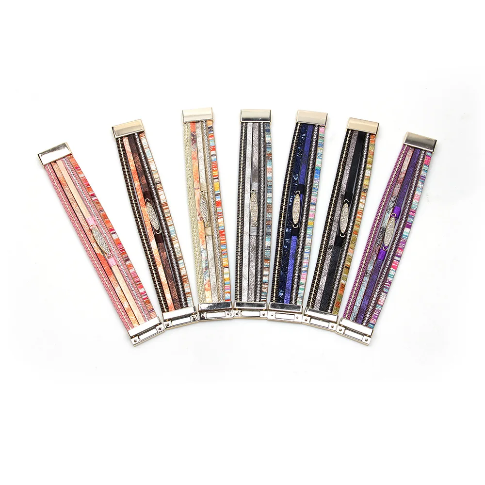 Женский многослойный браслет MNWT широкий магнитный из кожи со стразами |