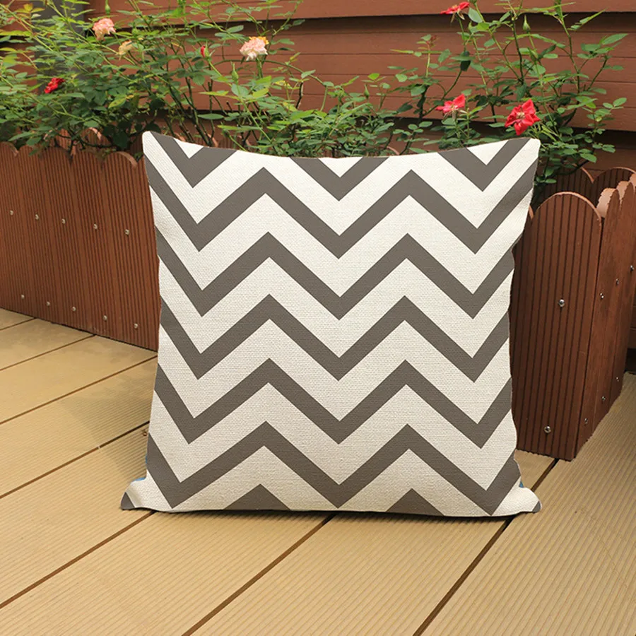 Наволочка с зелеными и красными волнистыми полосками Геометрическая подушка