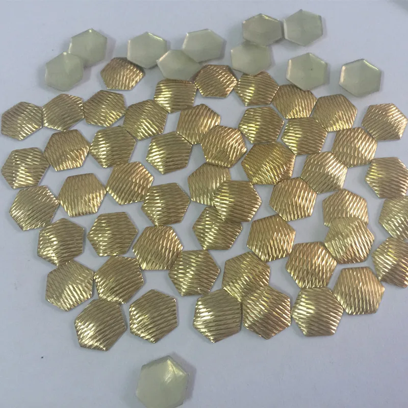300pcs/lot 10mm Gold Metal Cutting Nailheads Hexagonal/Football Shaped HotFix FlatBack With Glue Heat Transfer Use For Garment | Дом и сад