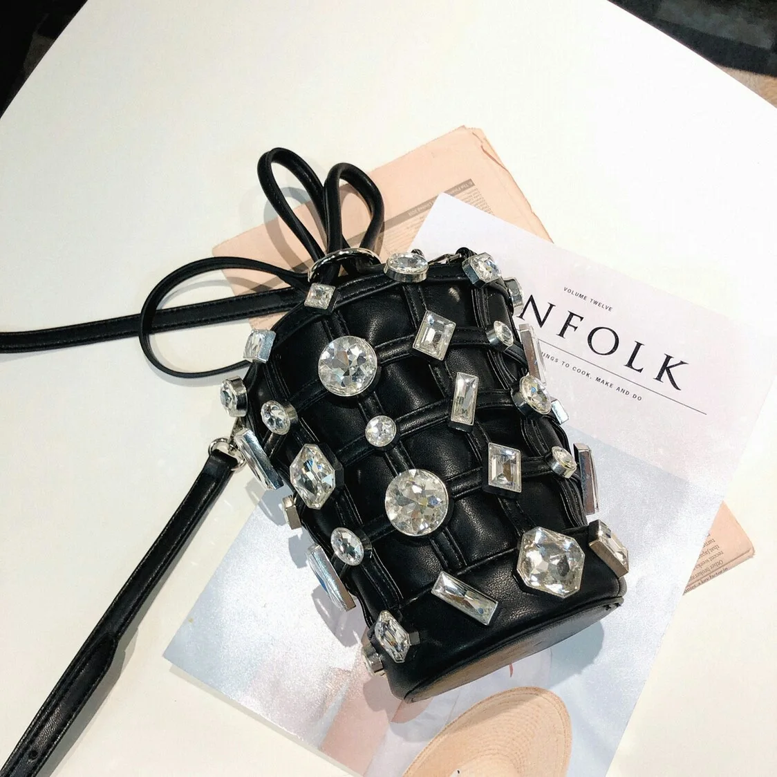 Высококачественная Роскошная черно-белая женская сумка-мешок с геометрическим