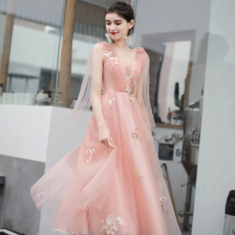 Платье SSYFashion коктейльное без рукавов с треугольным вырезом длиной до колена