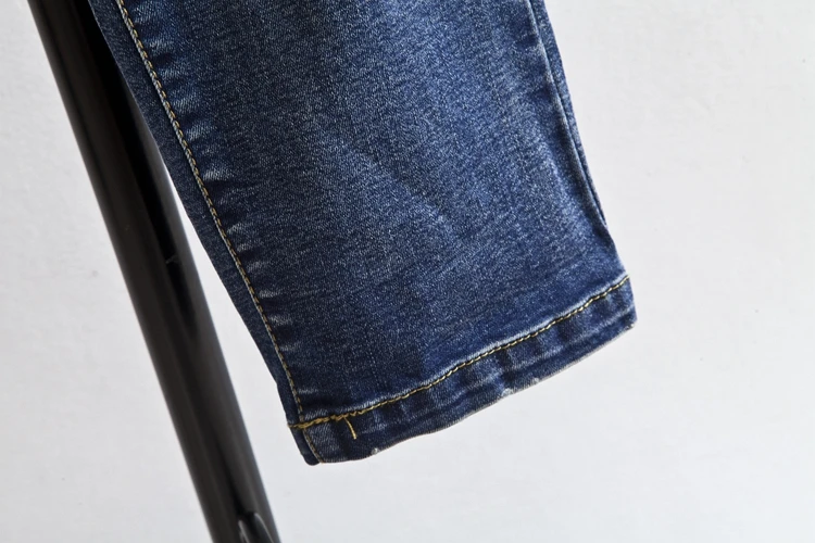 F7 плюс Размеры Повседневное Для женщин джинсы сезон: весна–лето потертое