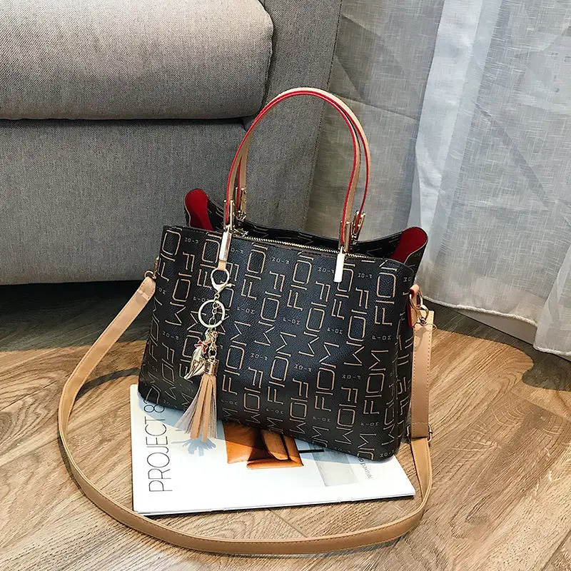 Фото Bag Woman Famous Luxury Brand Fashion Large-capacity Handbag European and American Style 2019 Summer Messenger Багаж и сумки Bag Woman Famous Luxury Brand Fashion Large-capacity Handbag European and American Style 2019 Summer Messenger Багаж и сумки