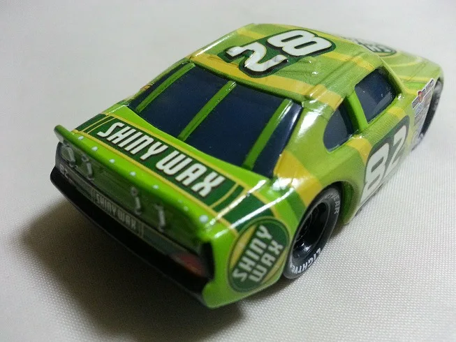 Машинок пиксара и с рисунками из мультфильма Тачки 2 100% оригинальный No.82 Racer 1:55