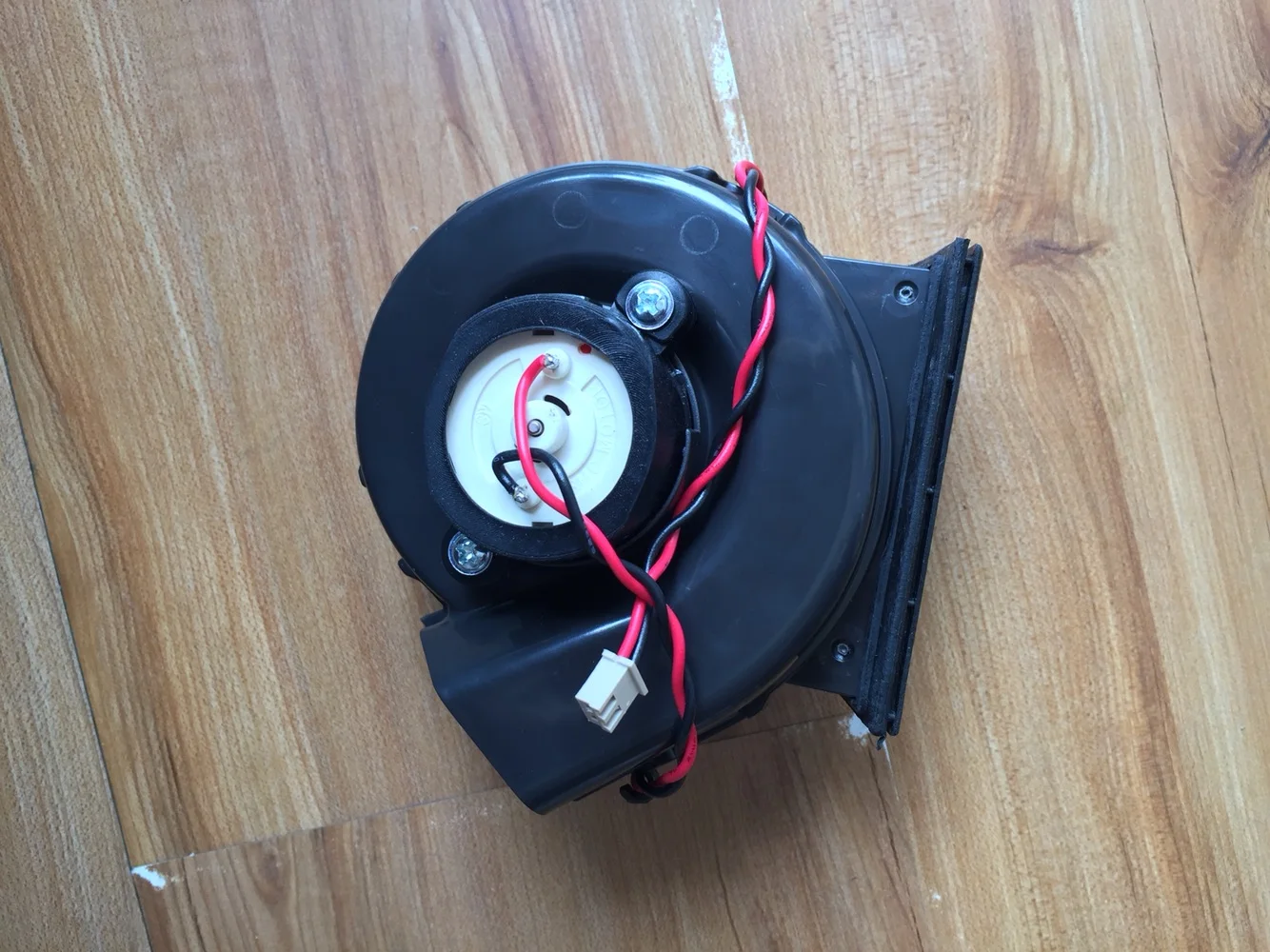 

Оригинальный вентилятор главного двигателя Вентилятор Для Ecovacs Deebot DT85 DT83 BFD-yv-GW BFD-yt-US Запчасти для робота-пылесоса