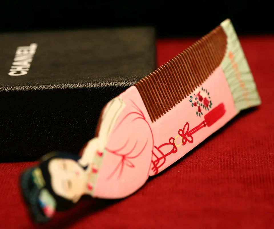 

Foreign Business Gifts Abroad To Send Foreigners The Characteristics Of Opera Characters West Cham Chinese Combs