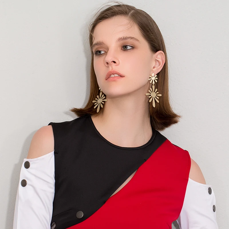 YINZOU 2018 New Europe&ampAmerica Style Big Alloy Flower Earrings For Women Fashion Summer Accessories Elegant Sweet Brinco 6744 | Украшения