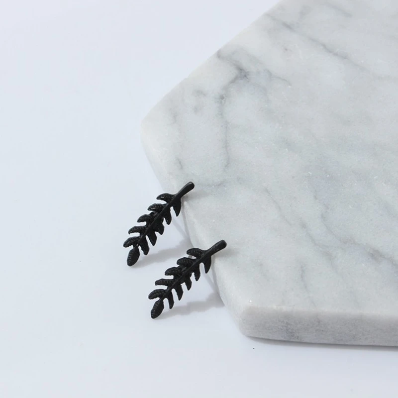 Новинка 2019 женские модные серьги-гвоздики в виде листьев черной ветки