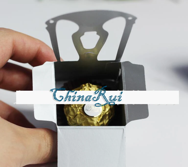 Праздничные принадлежности необычный стул дизайн бумаги шоколадный подарок