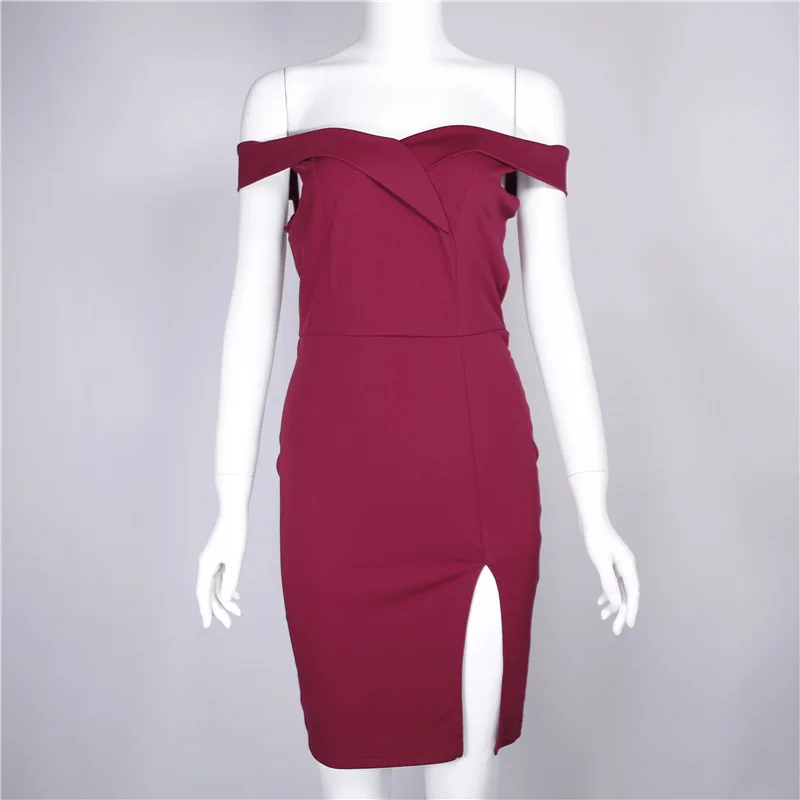 Платье женское Осеннее черное красное с вырезом лодочкой и открытой спиной |