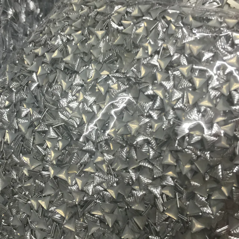 Серьги-гвоздики серебристые с горячей фиксацией 1440 шт./10 г 6 х6 мм | Дом и сад