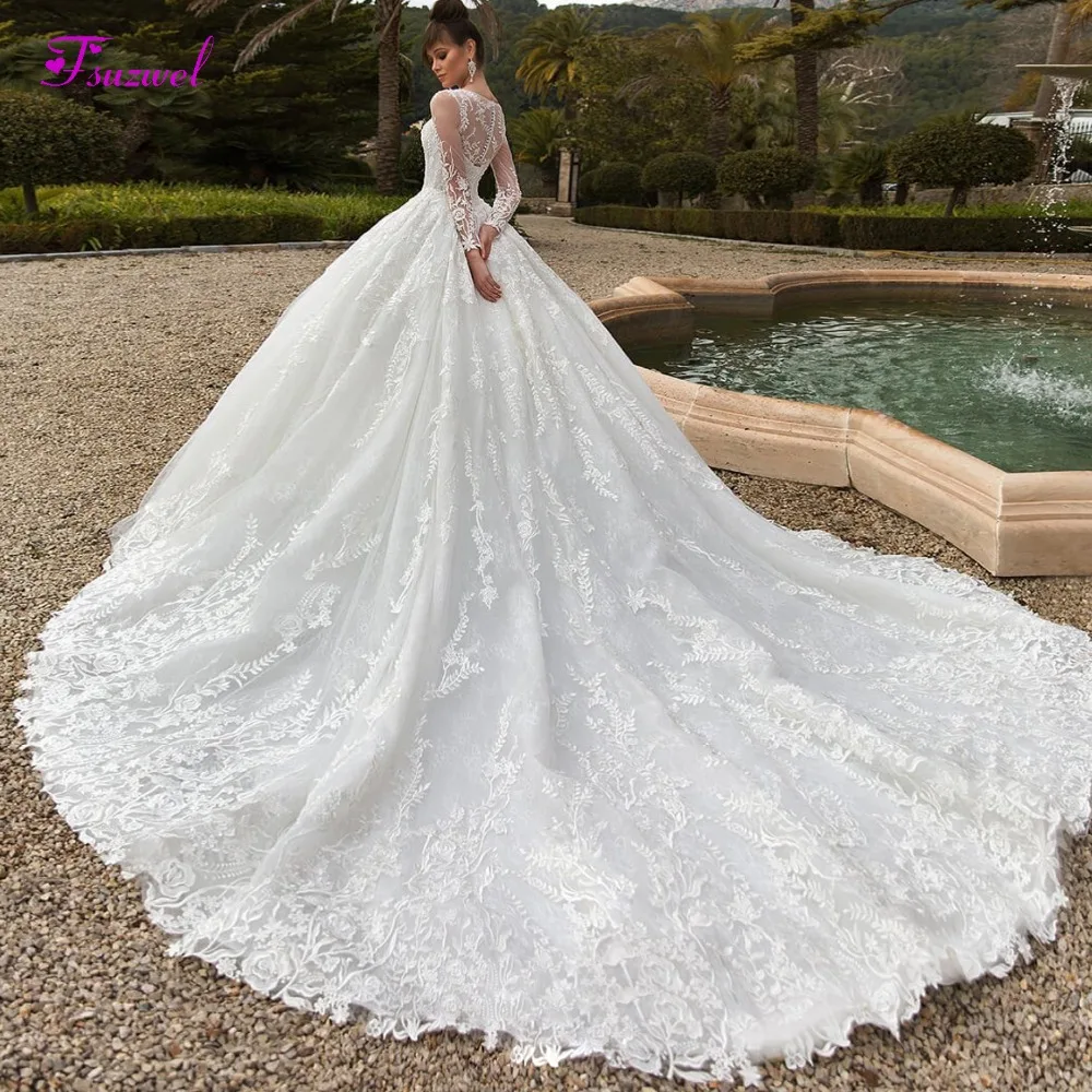 

Fsuzwel Elegant Scoop Neck Long Sleeve Ball Gown Wedding Dress 2020 Chapel Train Appliques Vintage Bridal Gown Vestido de Noiva