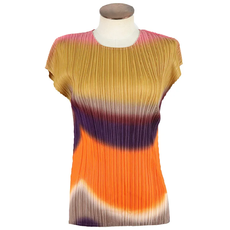 Женская летняя футболка с градиентом без рукавов круглым вырезом | одежда