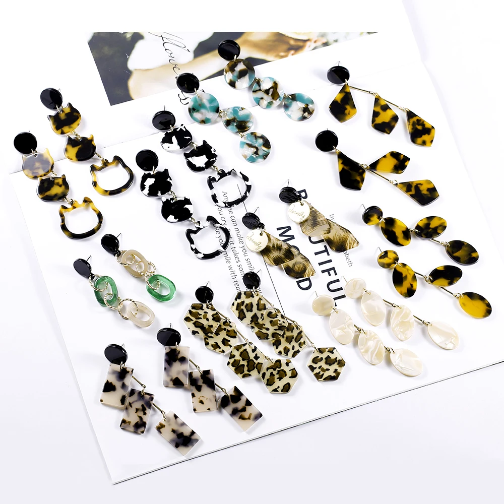 SOHOT милый кот креативные Полые Акриловые женские сережки с подвесками Новые горячие уникальные очаровательные уксусная кислота леди основные ювелирные изделия Brincos подарок