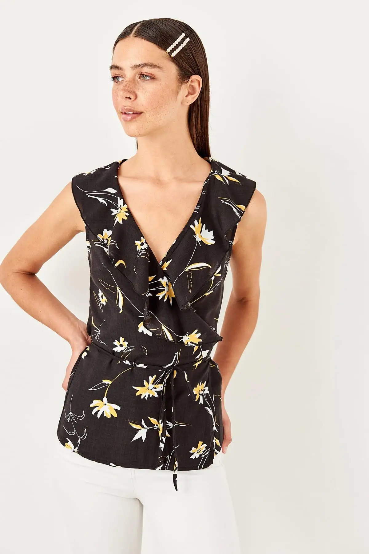 Trendyol черная шнуровка detayli Bluz TWOSS19XM0295 |