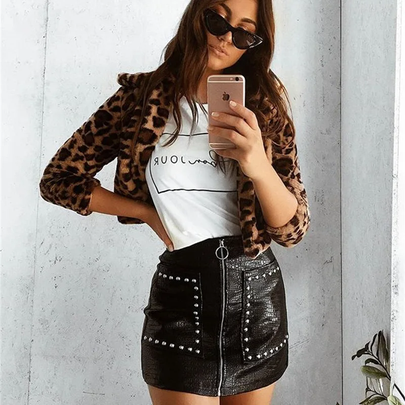 Уличная Сексуальная короткая юбка черное платье с заклепками мини на молнии для