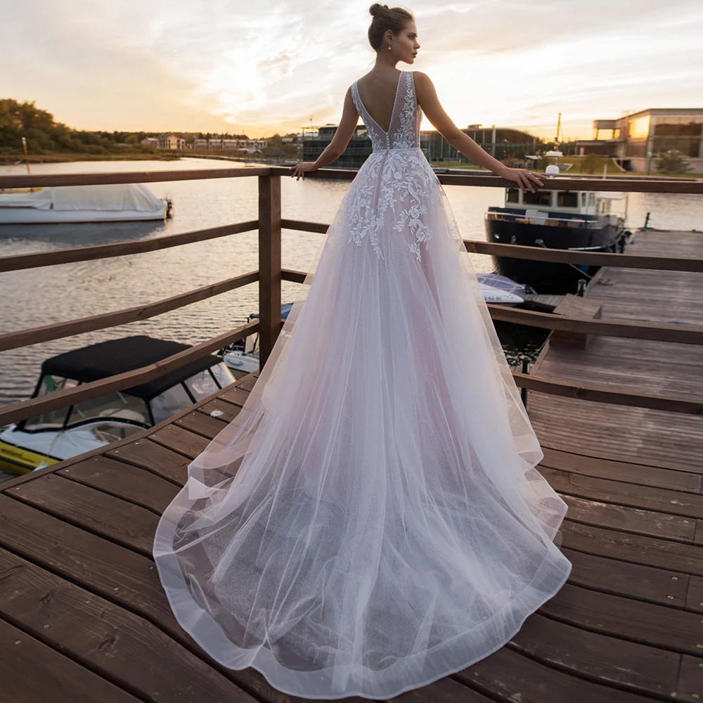 Очаровательное розовое свадебное платье без рукавов с v-образным вырезом