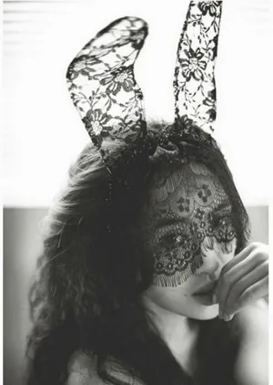 Новая вечерние ная вечерняя Маскарадная маска PLAYBOY BUNNY на шнуровке с длинными