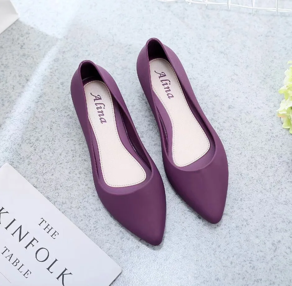 Новинка Удобные универсальные женские туфли с острым носком на плоской подошве