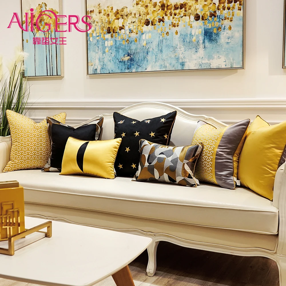 

Avigers Gold Black Cushion Covers Luxury Modern Star Bee Decorative Pillow Cases for Sofa Bedroom Living Room Car