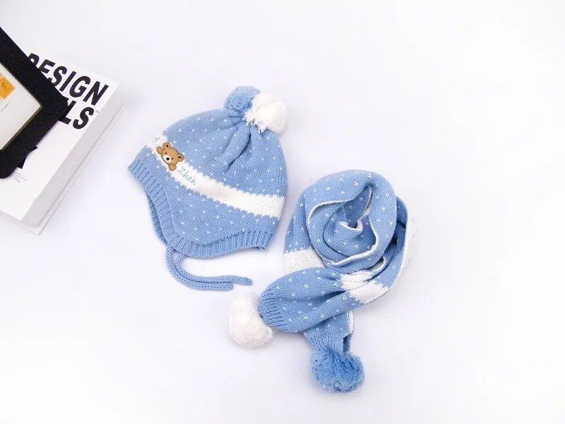light blue 2 шт./компл. для мальчиков и девочек набор шапки и шарфа милые Для детей детские зимние шапки для малышей Baby muts KF274 - Цвет: light blue