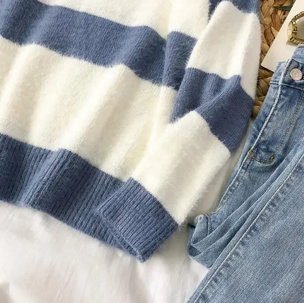 

Autumn and winter striped high-necked pullover loose sweater women