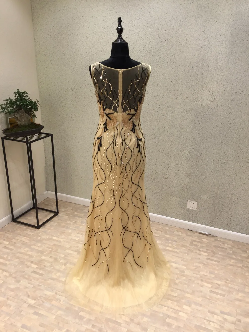 New Amazing 2020 Prom Dresses Scoop Sleeveless Vestido de festa Floor Length Beaded Tulle Mermaid Long Evening Dress