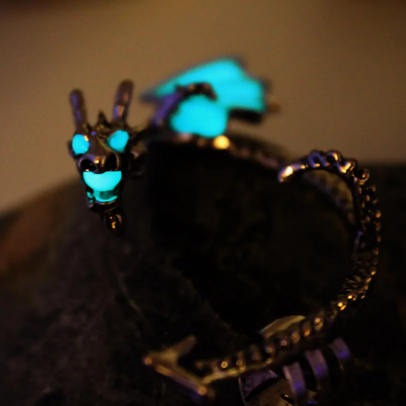 Сережки клипсы в виде дракона светится темноте|cuff clip|glow in the dark shapesglow embroidery thread |