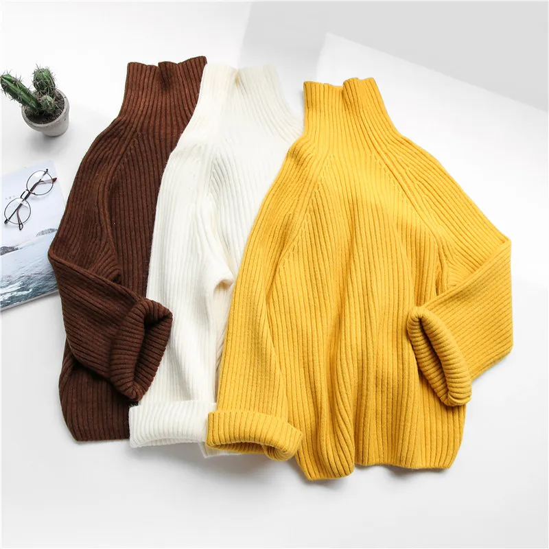 Женский вязаный свитер-водолазка с расклешенным рукавом на осень/зиму | Женская